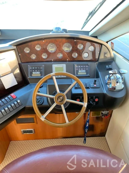 Manhattan 50 - Yacht Charter Sailica
