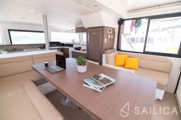 Bali 4.1 - Yacht Charter Sailica