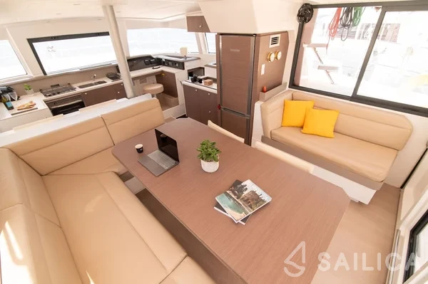 Bali 4.1 - Yacht Charter Sailica