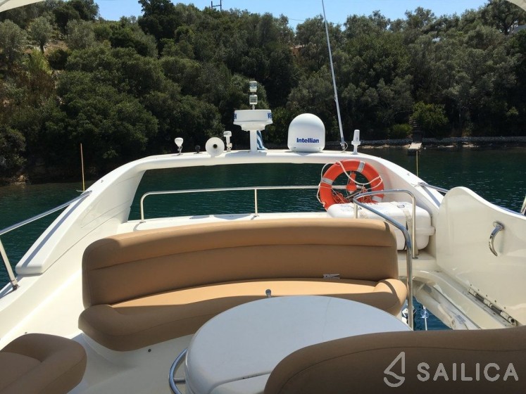 Azimut 46 - Yacht Charter Sailica