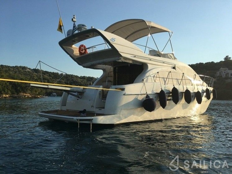 Azimut 46 - Yacht Charter Sailica