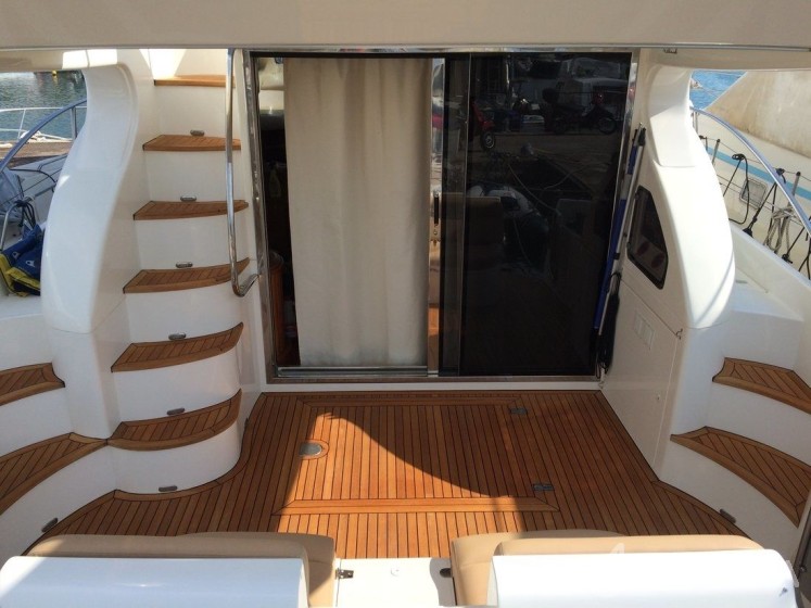 Azimut 46 - Yacht Charter Sailica