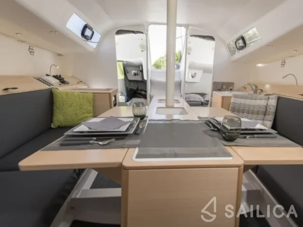 Pogo 30 - Yacht Charter Sailica