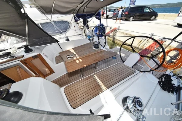 Bavaria 37 Cruiser - Yacht Charter Sailica