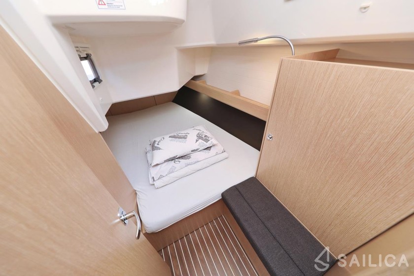 Bavaria 37 Cruiser - Yacht Charter Sailica