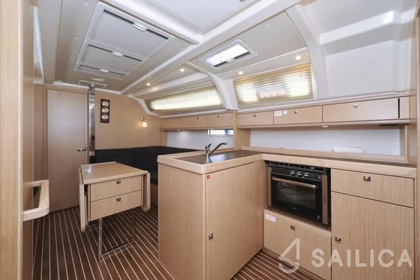 Bavaria 37 Cruiser - Yacht Charter Sailica