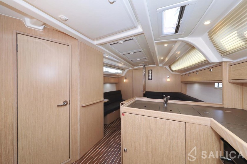 Bavaria 37 Cruiser - Yacht Charter Sailica