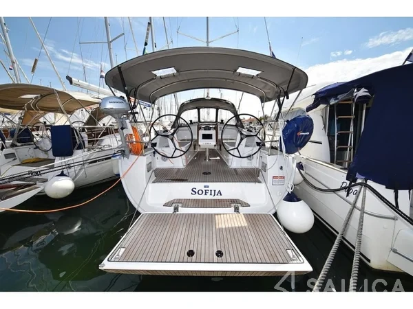 Bavaria 37 Cruiser - Yacht Charter Sailica