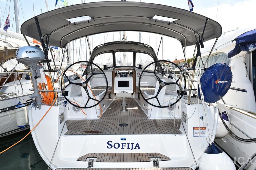 Bavaria 37 Cruiser - Yacht Charter Sailica