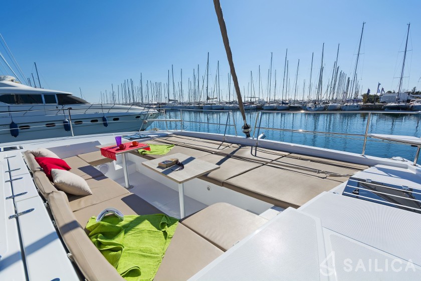 Bali 4.3 - Yacht Charter Sailica