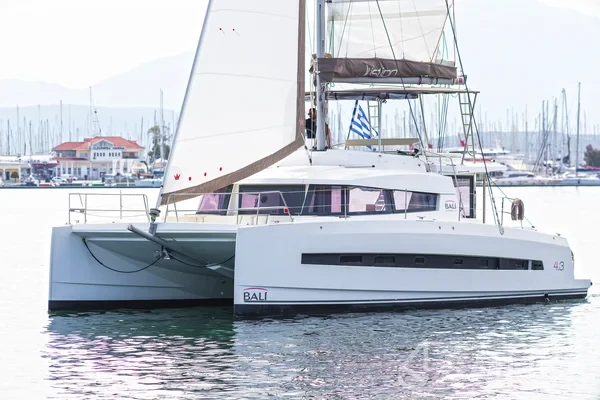 Bali 4.3 - Yacht Charter Sailica