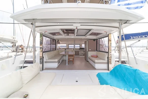 Bali 4.3 - Yacht Charter Sailica