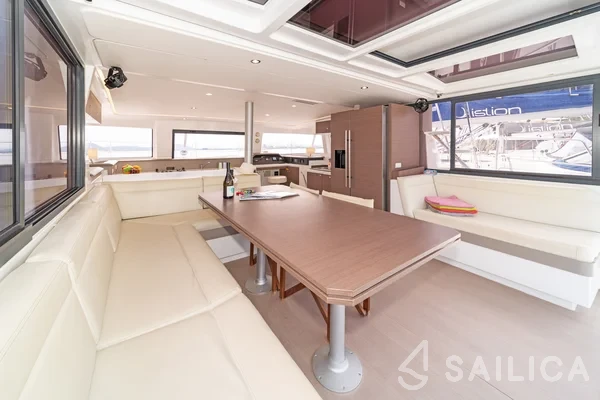 Bali 4.3 - Yacht Charter Sailica