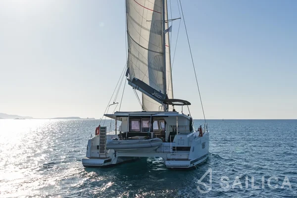 Lucia 40 - Yacht Charter Sailica