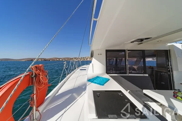 Lucia 40 - Yacht Charter Sailica