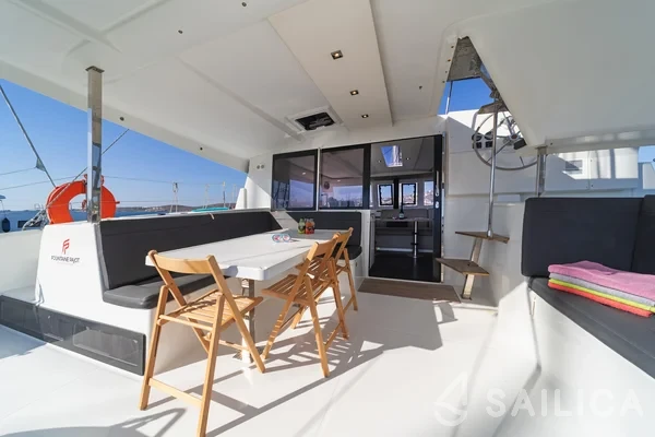 Lucia 40 - Yacht Charter Sailica