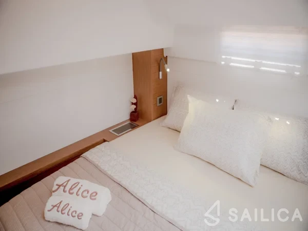 Lagoon 46  - Yacht Charter Sailica