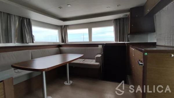 Lagoon 450  Flybridge - Yacht Charter Sailica