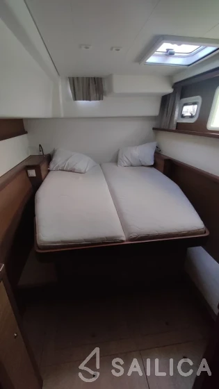 Lagoon 450  Flybridge - Yacht Charter Sailica