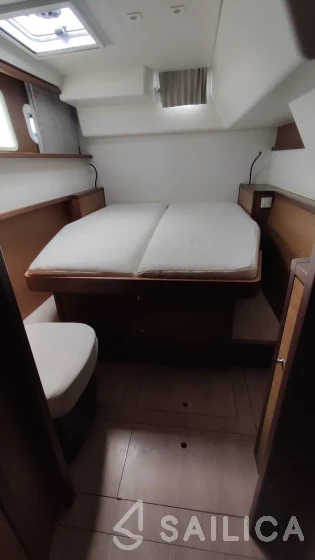 Lagoon 450  Flybridge - Yacht Charter Sailica