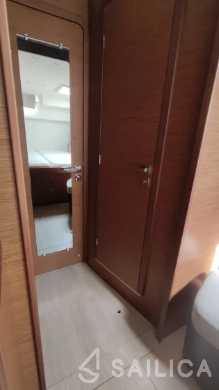 Lagoon 450  Flybridge - Yacht Charter Sailica