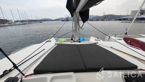 Lagoon 450  Flybridge - Yacht Charter Sailica