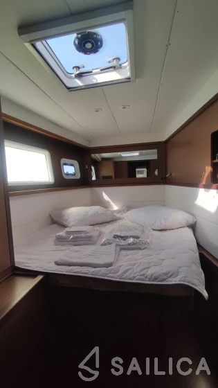 Lagoon 450  Flybridge - Yacht Charter Sailica
