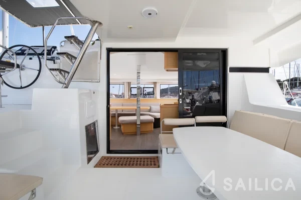 Lagoon 42 - Yacht Charter Sailica