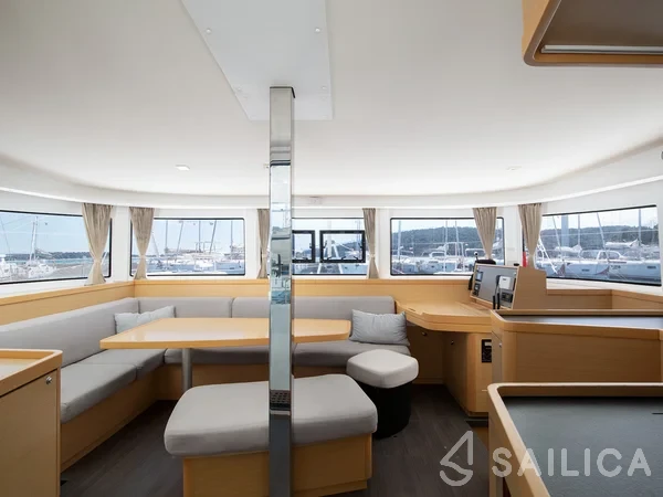 Lagoon 42 - Yacht Charter Sailica