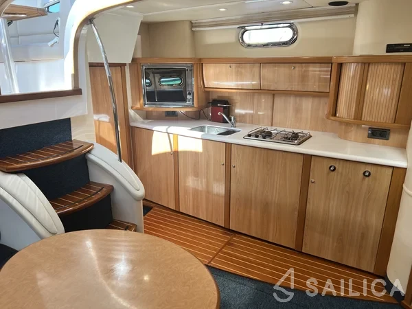 Sealine S 42 - Yacht Charter Sailica