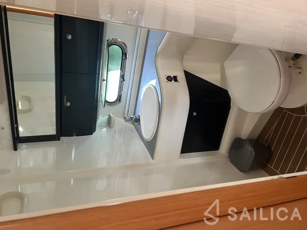 Sealine S 42 - Yacht Charter Sailica