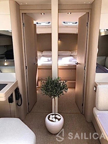 Oceanis 51.1 - Yacht Charter Sailica