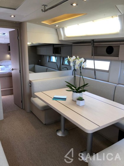 Oceanis 51.1 - Yacht Charter Sailica
