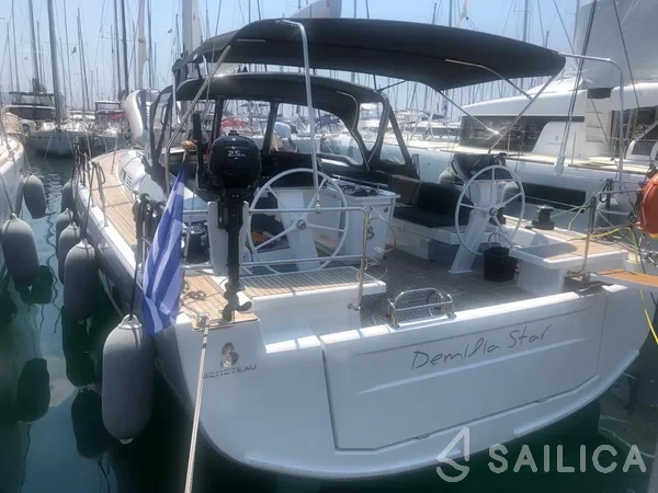 Oceanis 51.1 - Yacht Charter Sailica