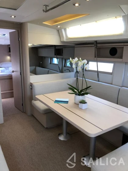 Oceanis 51.1 - Yacht Charter Sailica