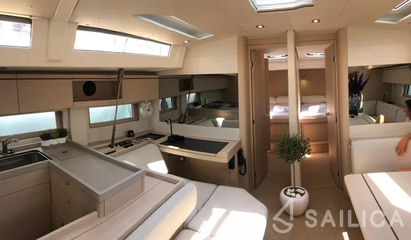 Oceanis 51.1 - Yacht Charter Sailica