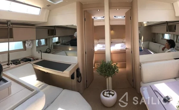 Oceanis 51.1 - Yacht Charter Sailica