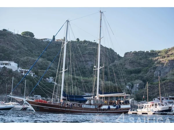Gulet - Yacht Charter Sailica
