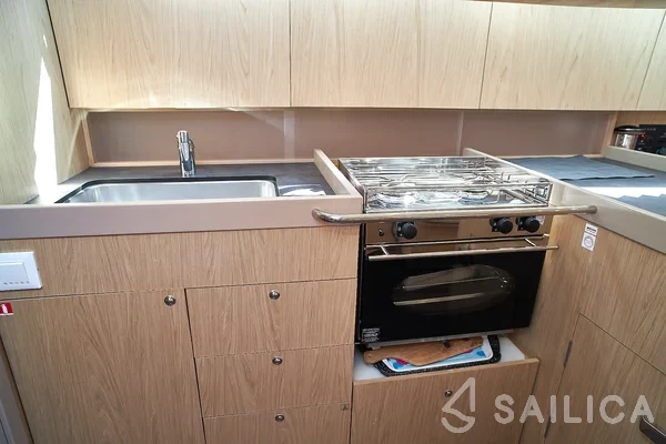 Oceanis 41.1 - Yacht Charter Sailica