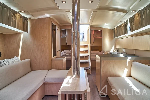 Oceanis 41.1 - Yacht Charter Sailica