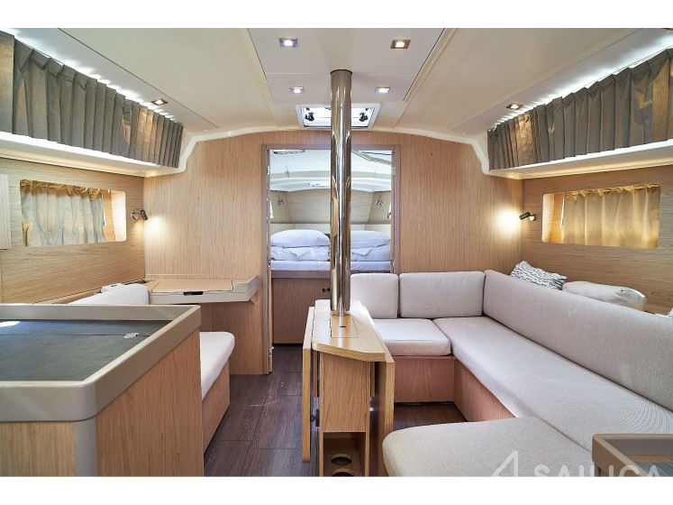 Oceanis 41.1 - Yacht Charter Sailica