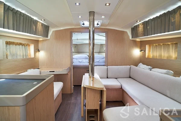 Oceanis 41.1 - Yacht Charter Sailica