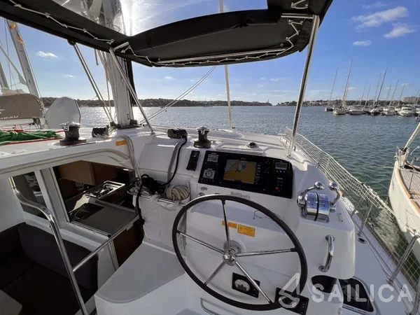 Lagoon 40 - Yacht Charter Sailica