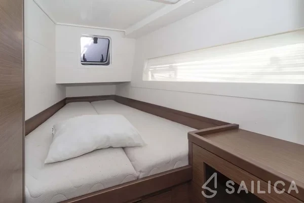 Lagoon 40 - Yacht Charter Sailica