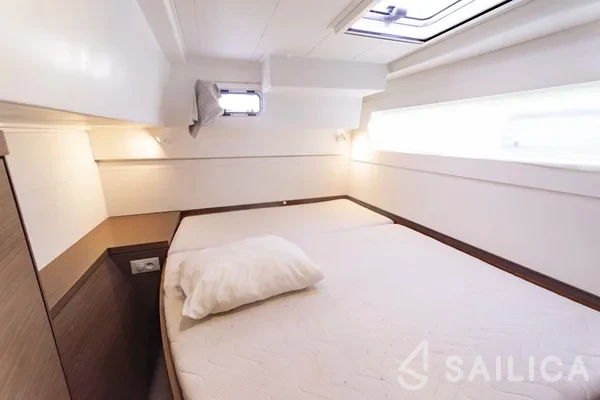Lagoon 40 - Yacht Charter Sailica