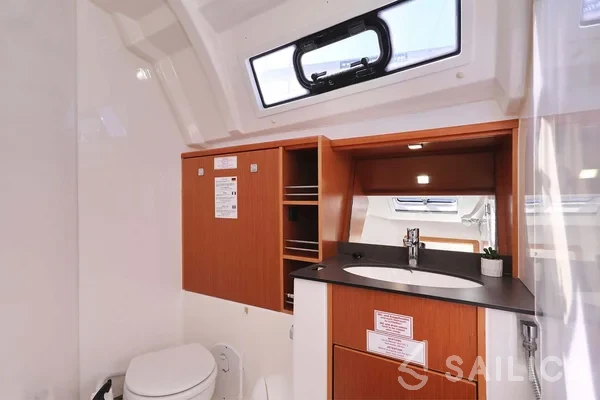 Bavaria 41 Cruiser - Yacht Charter Sailica