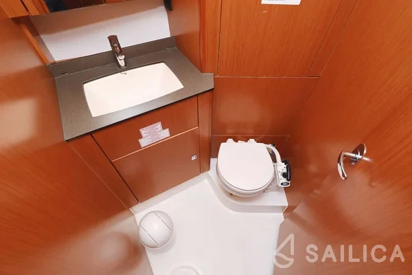 Bavaria 41 Cruiser - Yacht Charter Sailica