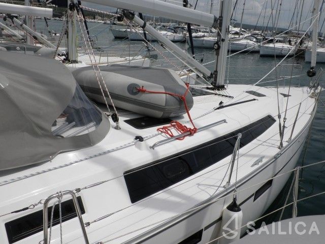 Bavaria 41 Cruiser - Yacht Charter Sailica