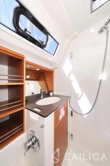 Bavaria 41 Cruiser - Yacht Charter Sailica