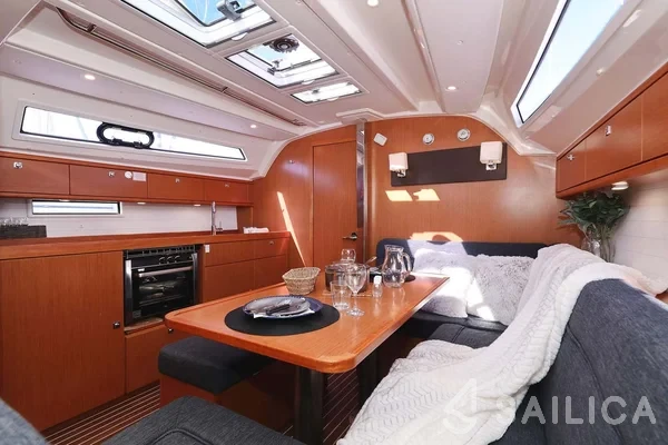 Bavaria 41 Cruiser - Yacht Charter Sailica